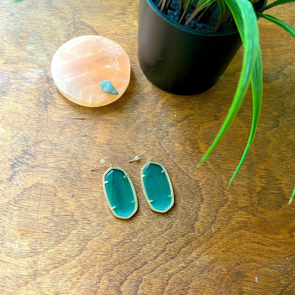 Kendra Scott Signature Danielle Earrings in Translucent Green & Gold